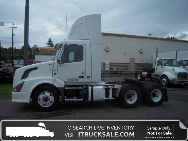 2010 VOLVO VNL64T300 