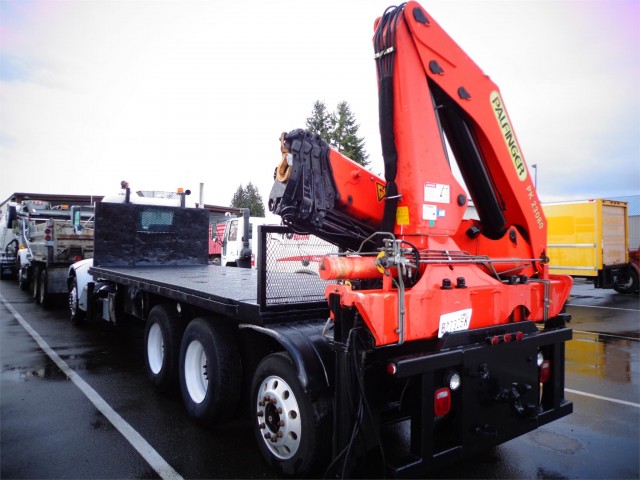 1996 PETERBILT 330 