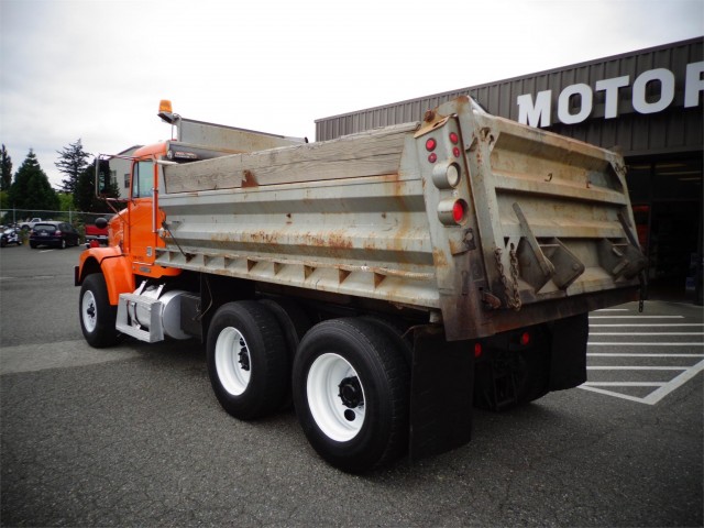 1996 FREIGHTLINER FLD12064SD 