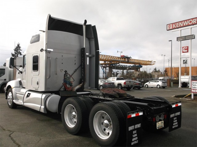 2011 KENWORTH T660 