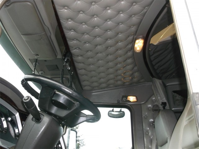 2011 KENWORTH T660 