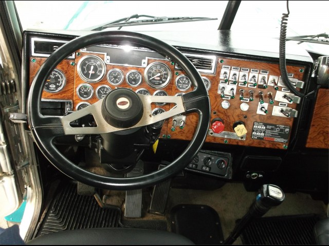 1996 PETERBILT 378 