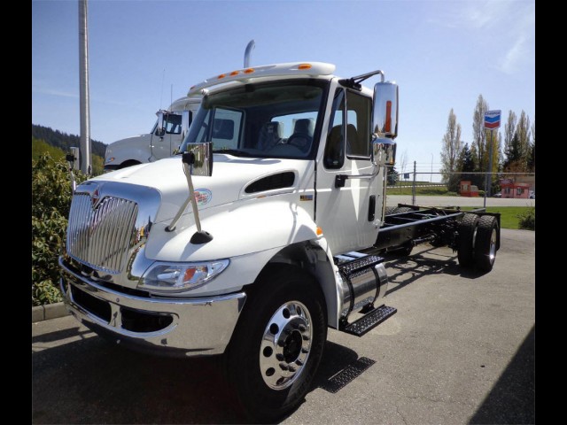 2014 INTERNATIONAL 4300 SBA CAB-CHASSIS